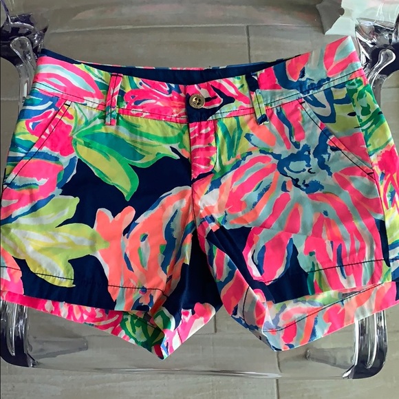 Lilly Pulitzer 100% cotton shorts! - Picture 1 of 3